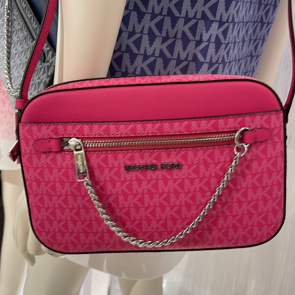 Michael Kors Jet Set Lg Signature Logo EW ZP Chain XBODY Crossbody
DRAGONFRUIT - Picture 8 of 16
